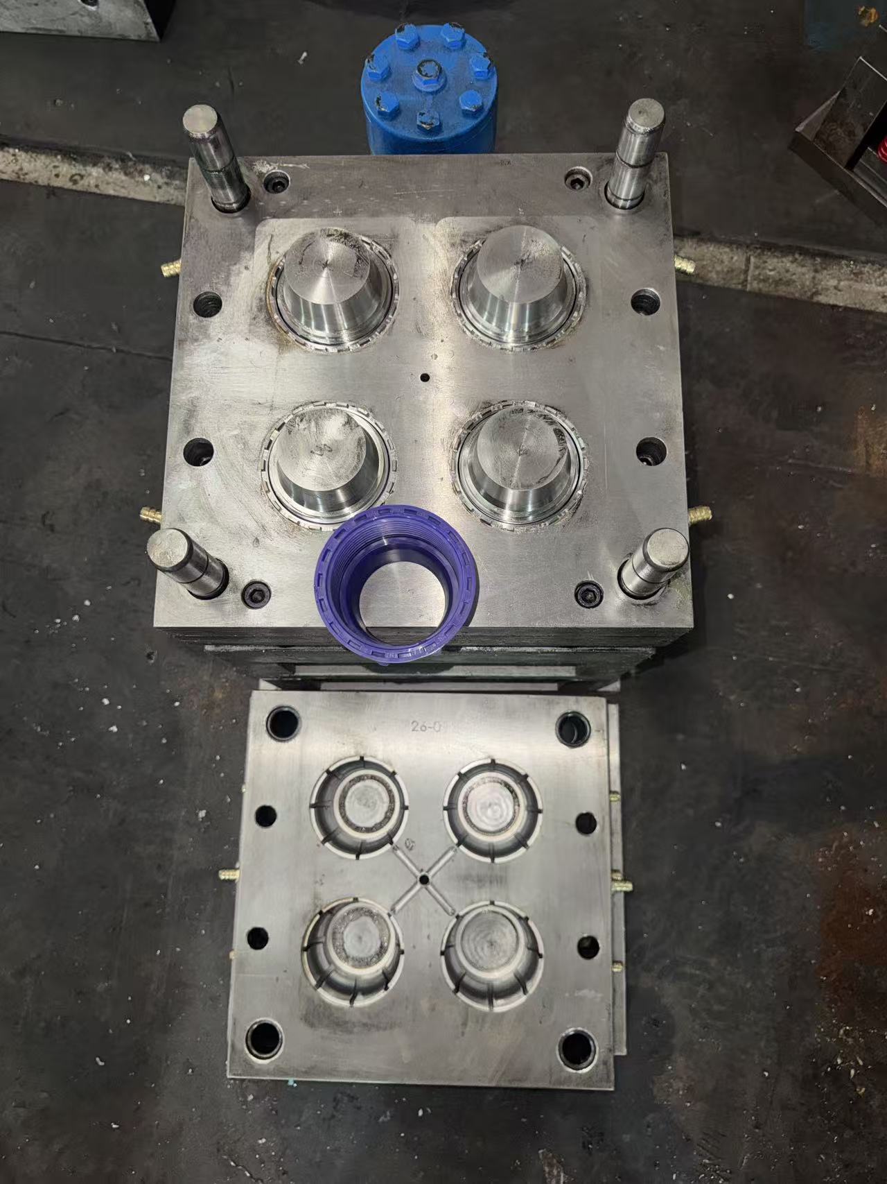 Drip irrigation lock nut mold